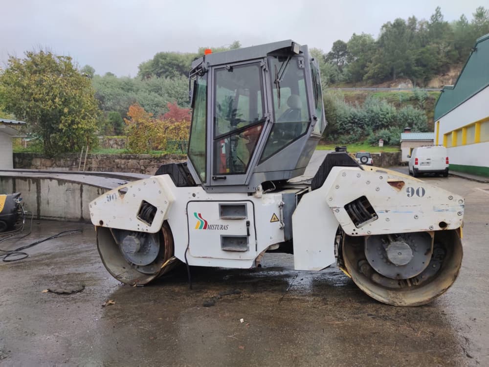 mantenimiento de la maquinaria de asfaltado en Ourense