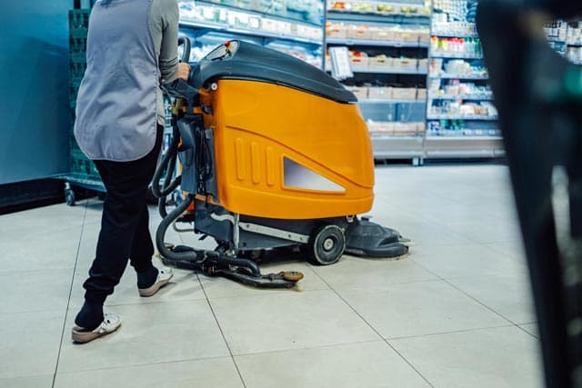 Amplia gama de maquinaria de limpieza en Ourense
